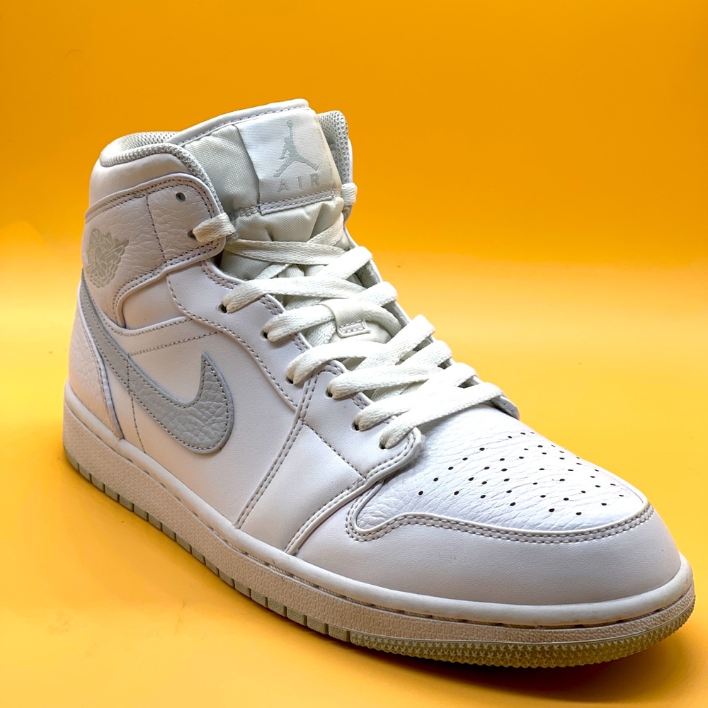 Jordan 1 mid “pure platinum” size 10